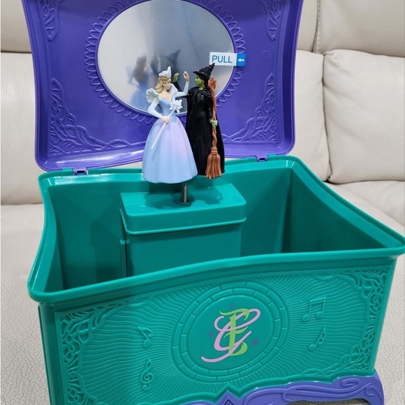 Wicked: For Good Music Box Popcorn Bucket or Jewelry Box 🆕 - Picture 10 of 10